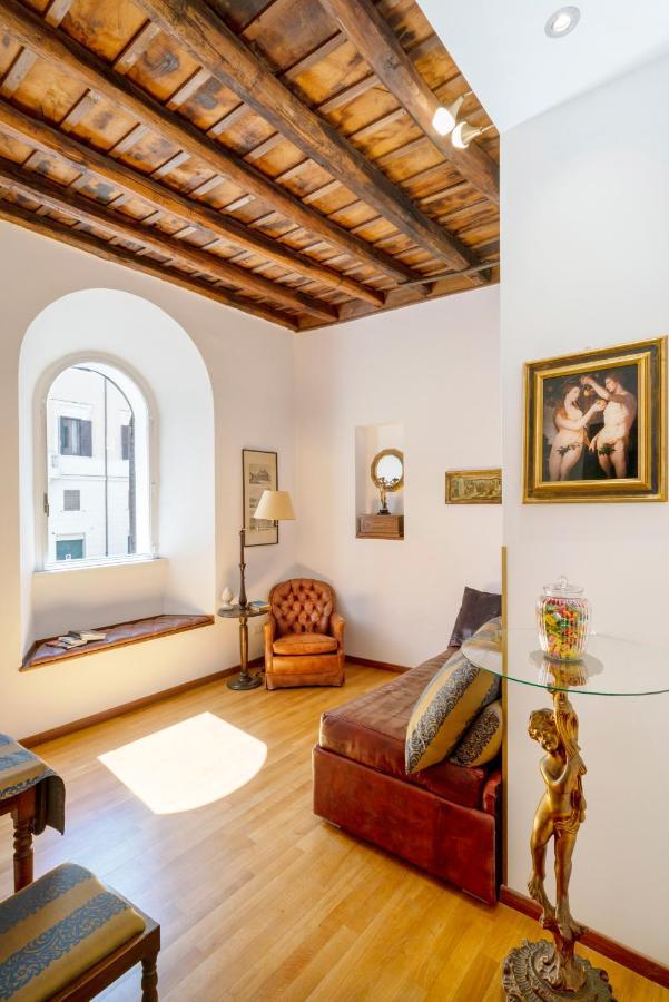 Pantheon Caravaggio's House * Rom
