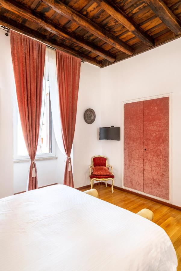 Pantheon Caravaggio's House * Rom